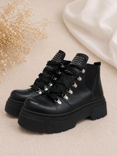 Borcego con Tachas Cordones Ajustables Suela Tractorada Ecocuero - Miniatura 2
