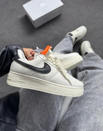 Nike Force 1 Natural con Negro Importadas