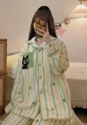 Pijama Plush con Botones - Miniatura 2