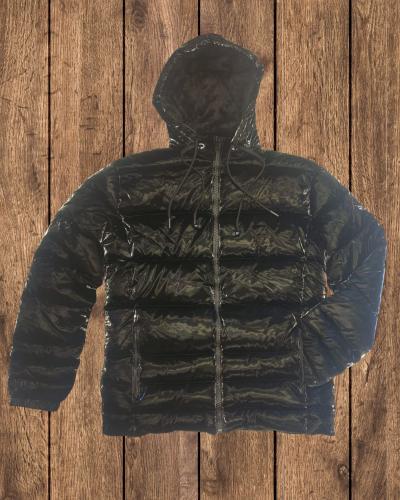 Campera Acharolada Negra