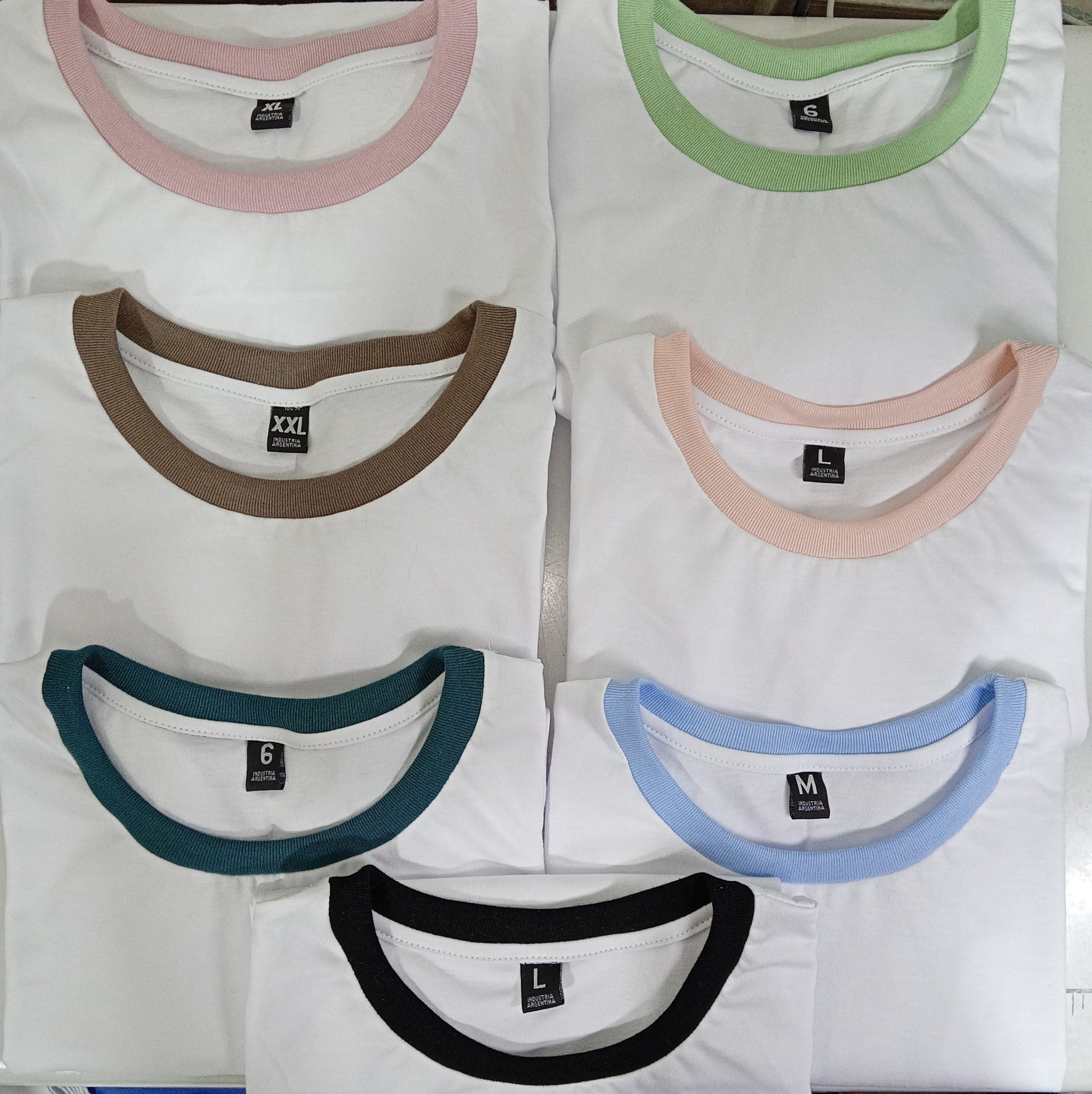 Remera Dama Cuello Combinado Estampada - Imagen 3