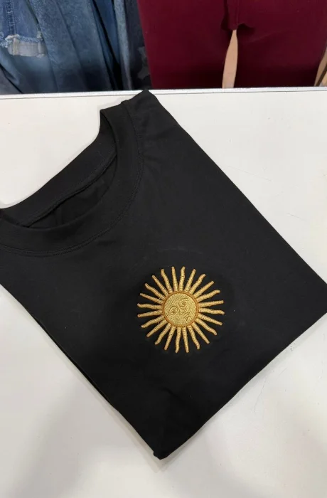 Remera Boxy Bordada