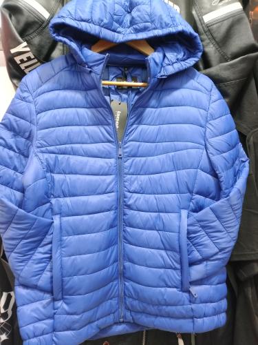 Campera Liviana con Bolsita