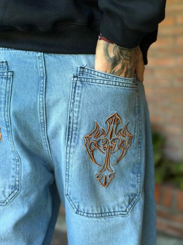 Jeans Baggy Bordado de Cruz - Miniatura 2