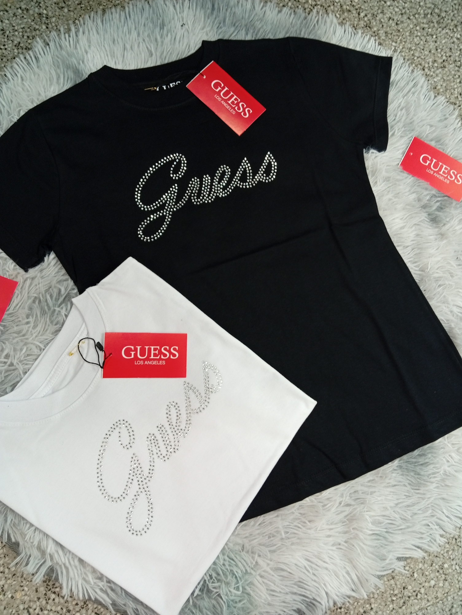 Remera Guess Cursiva de Mujer - Imagen 3