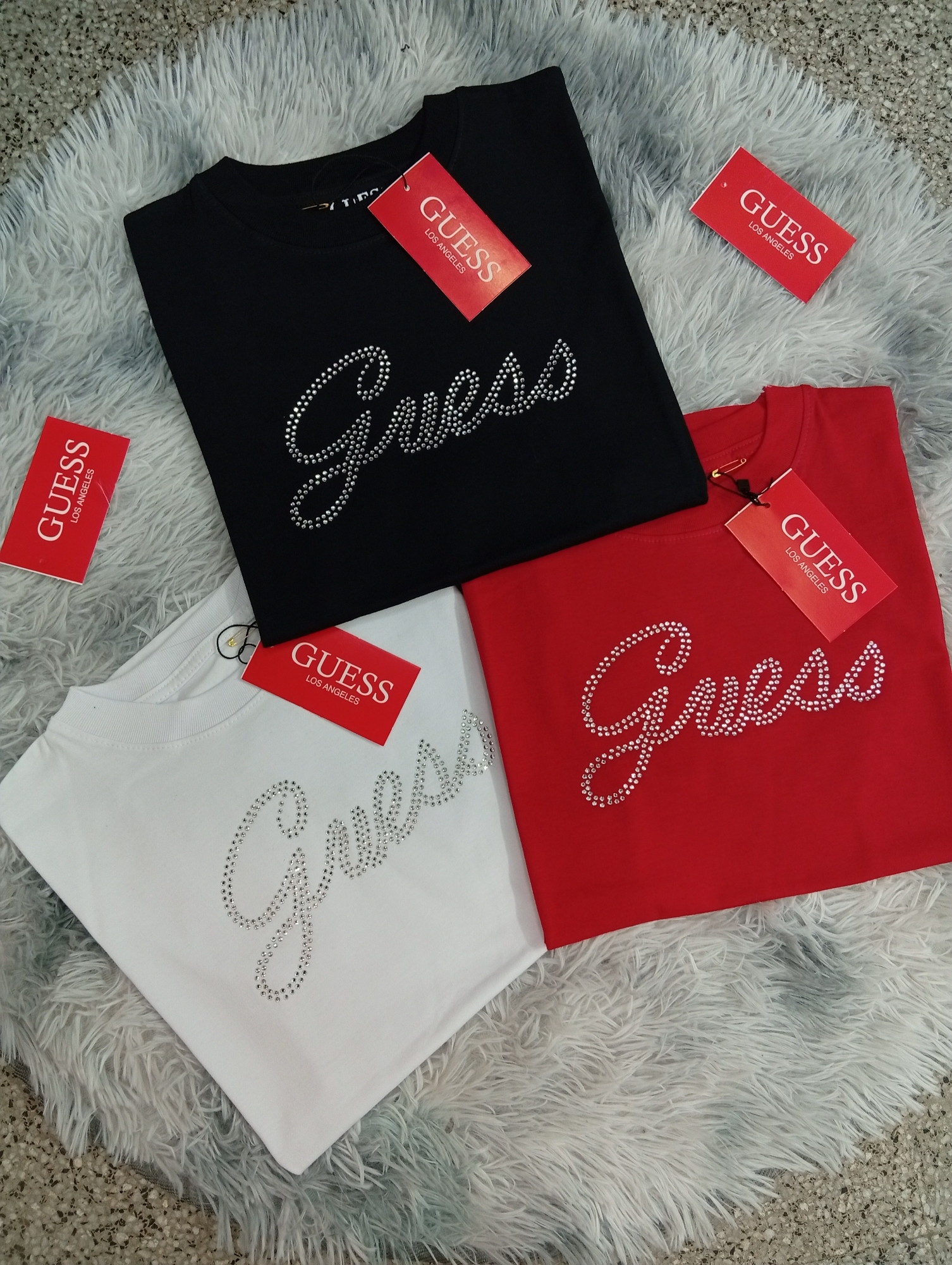 Remera Guess Cursiva de Mujer - Imagen 2