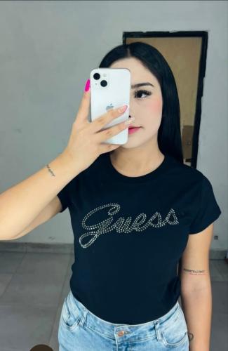 Remera Guess Cursiva de Mujer - Miniatura 3