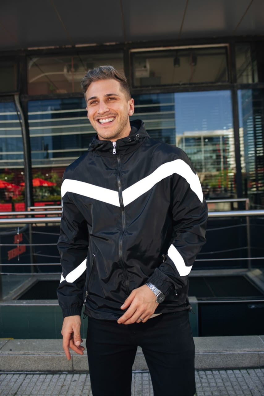 Campera Rompeviento Deportiva con Lineas Reflectivas - Imagen 2