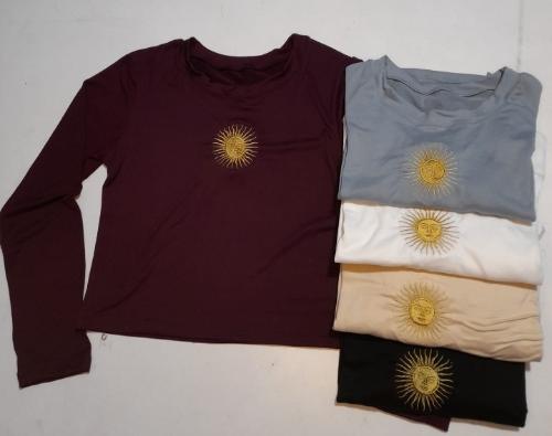 Camiseta Bordada