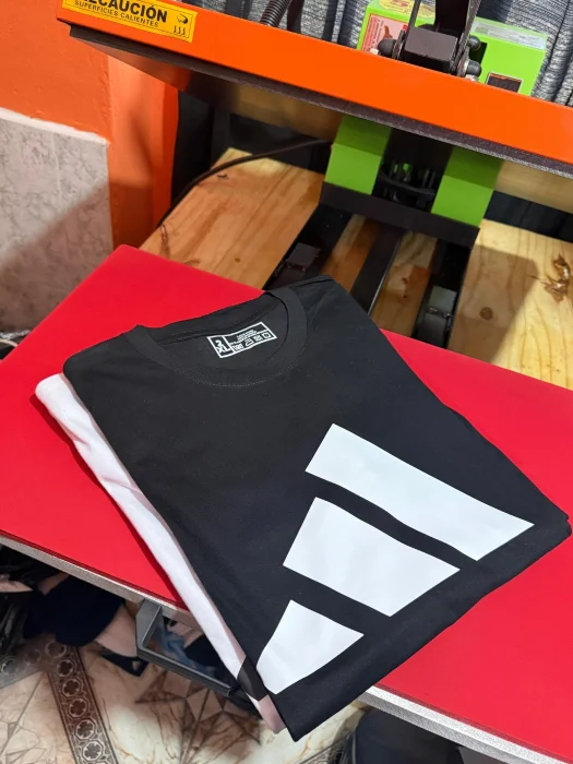 Remera Adi Barra de Hombre