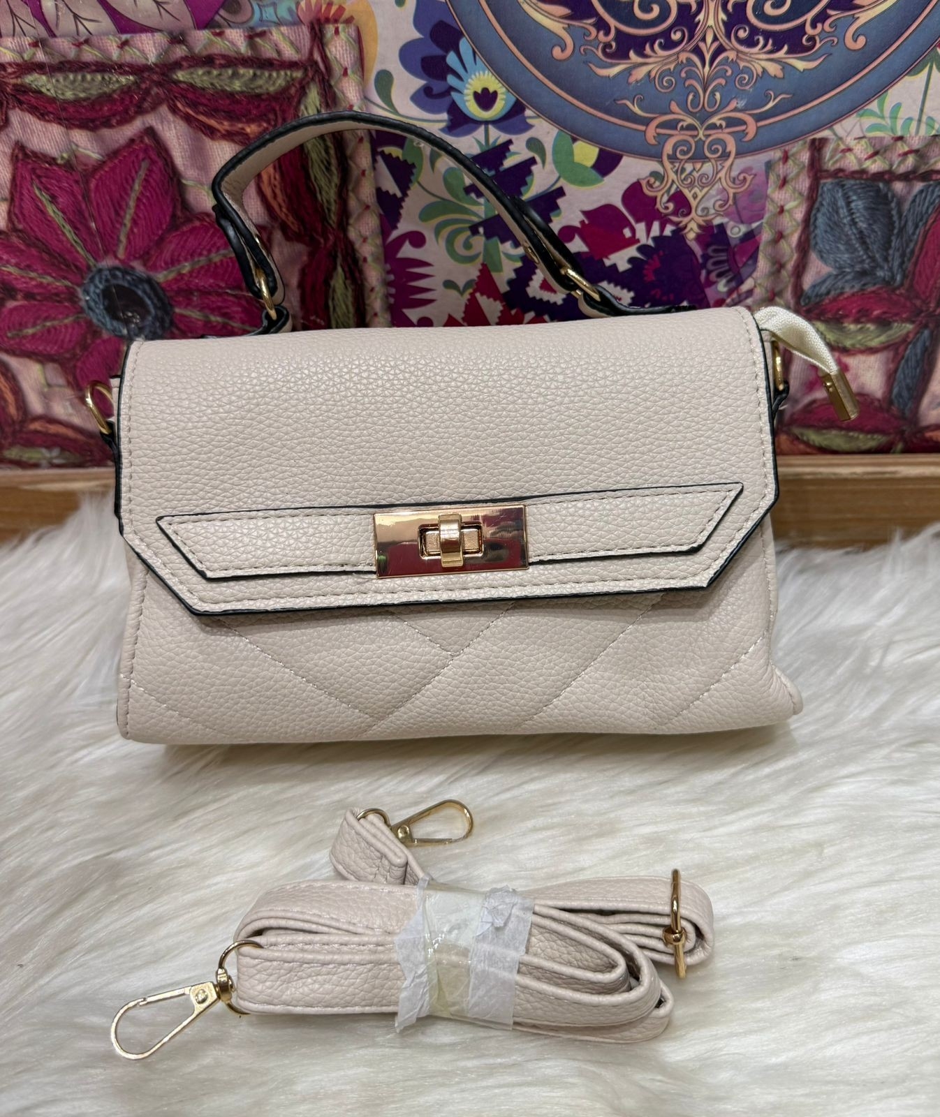 Nuevo Ingreso de Carterita Morral con Tira Desmontable - Imagen 4