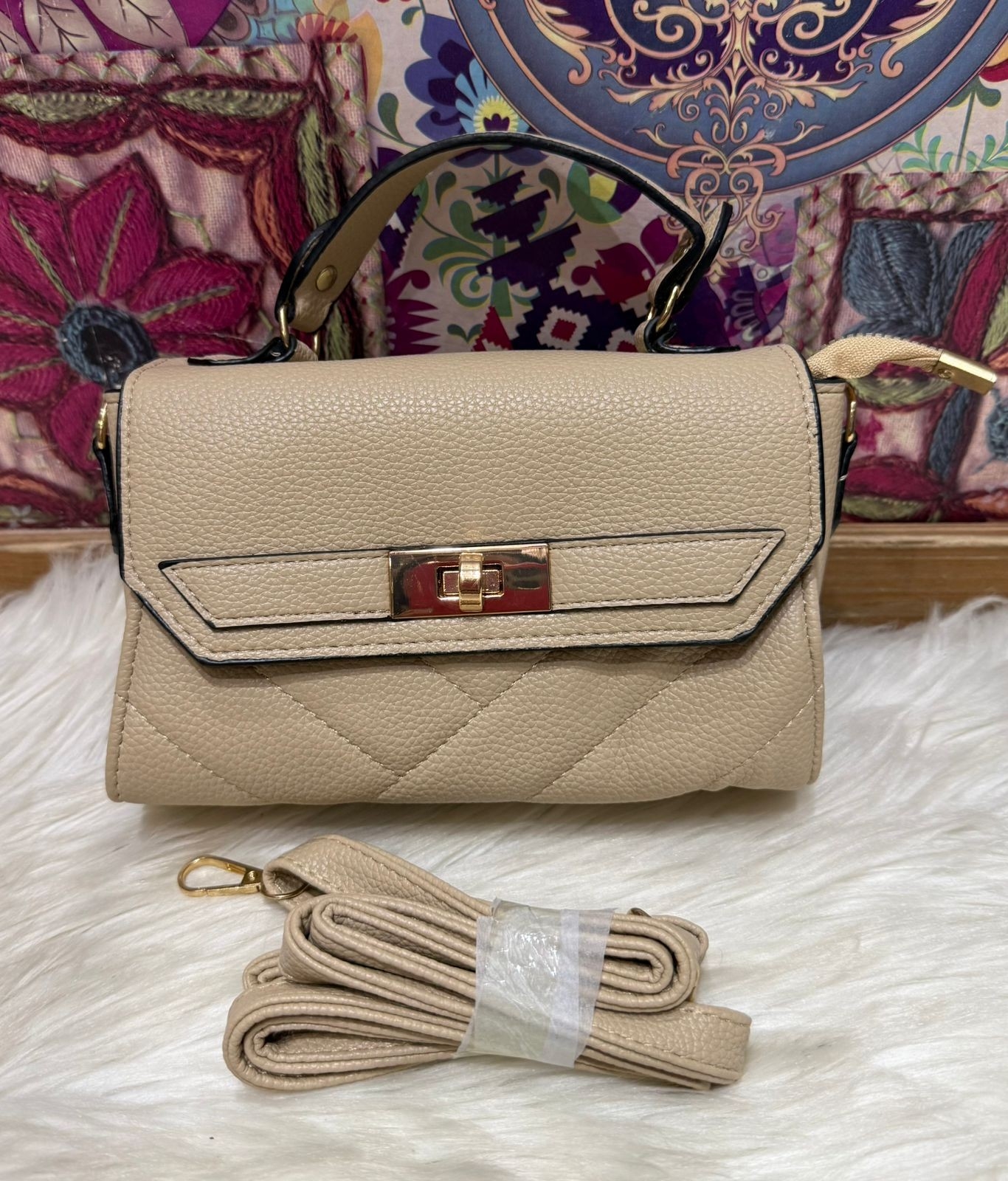 Nuevo Ingreso de Carterita Morral con Tira Desmontable - Imagen 5