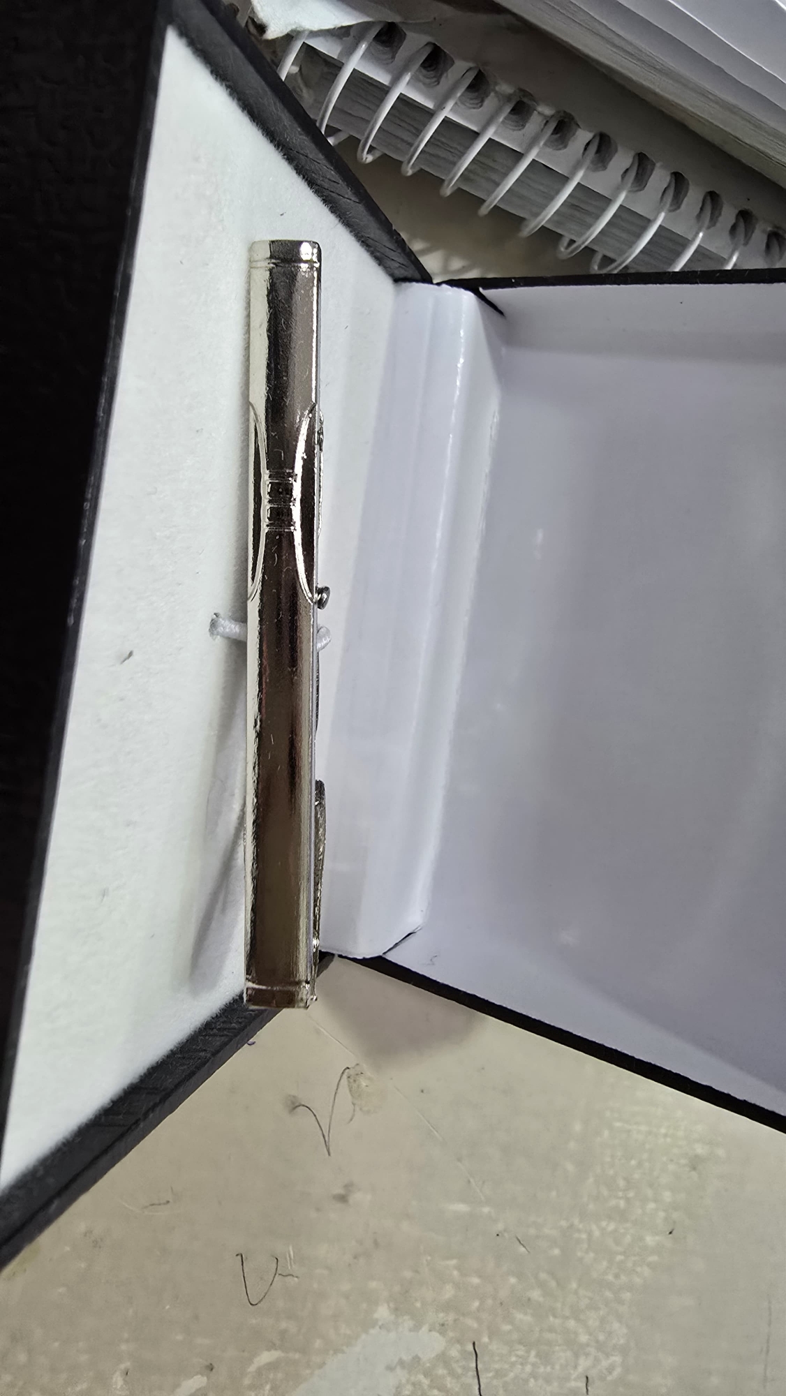 Sujeta Corbatas - Imagen 6