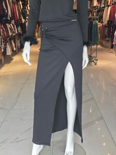 Pollera Larga con Tajo y Accesorio