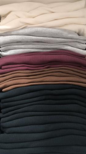 Camiseta V con Puntilla - Miniatura 2