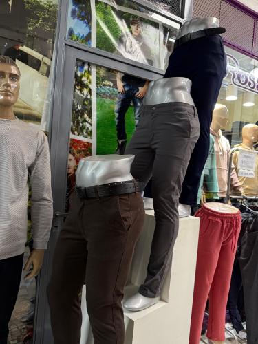 Pantalon Corte Chino de Hombre