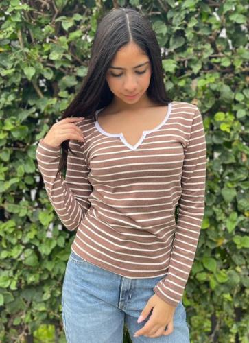 Camiseta Rayada Escote en V de Darlon - Miniatura 5