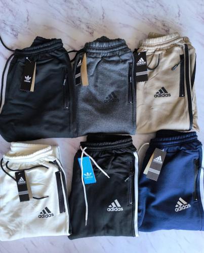 Pantalón Adidas con Frisa