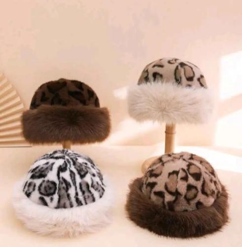 12 Gorritos Rusos Orejitas Animal Print - Miniatura 3