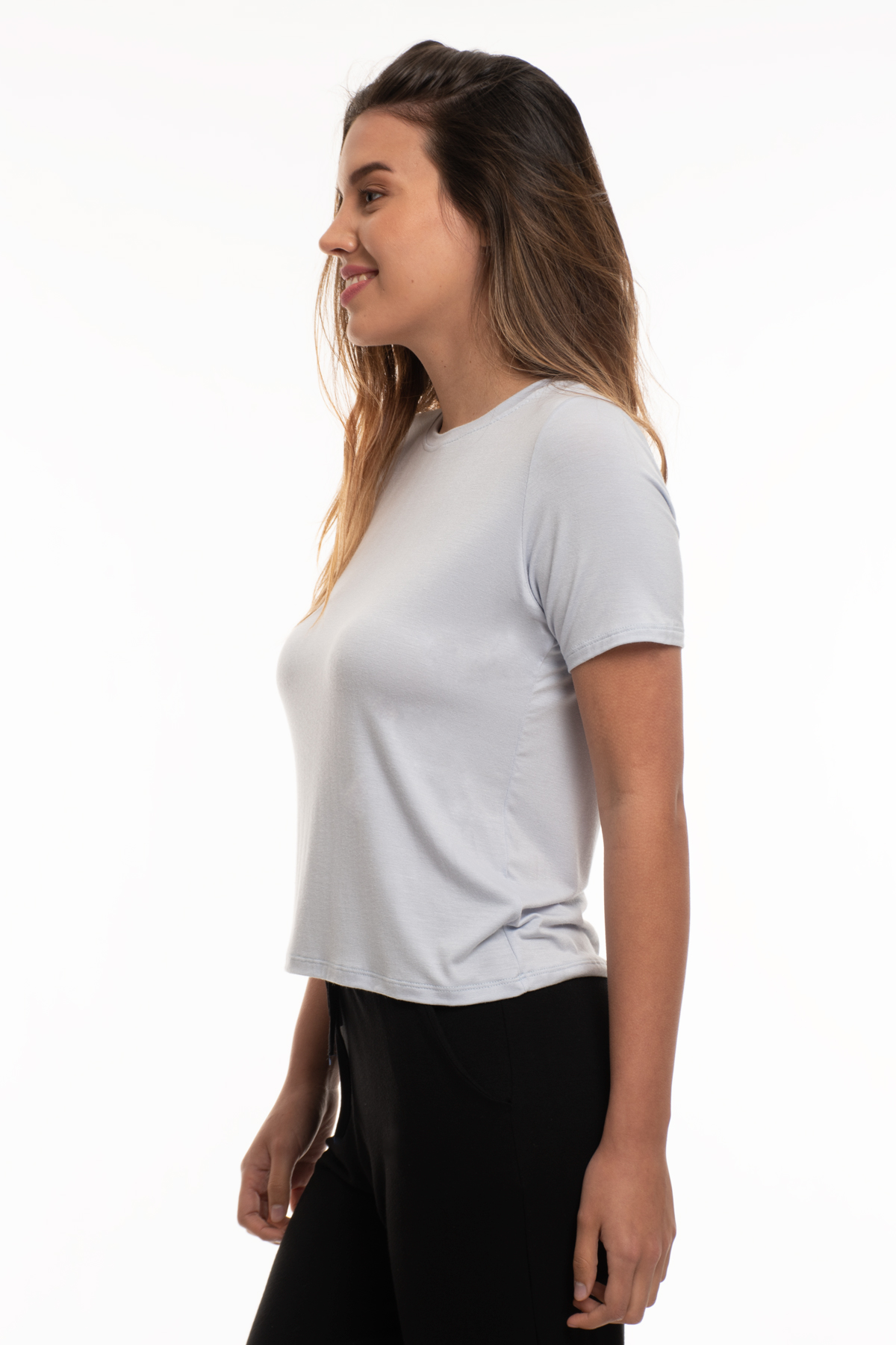 Remera Modal Cuello Redondo - M6-lateral.jpg