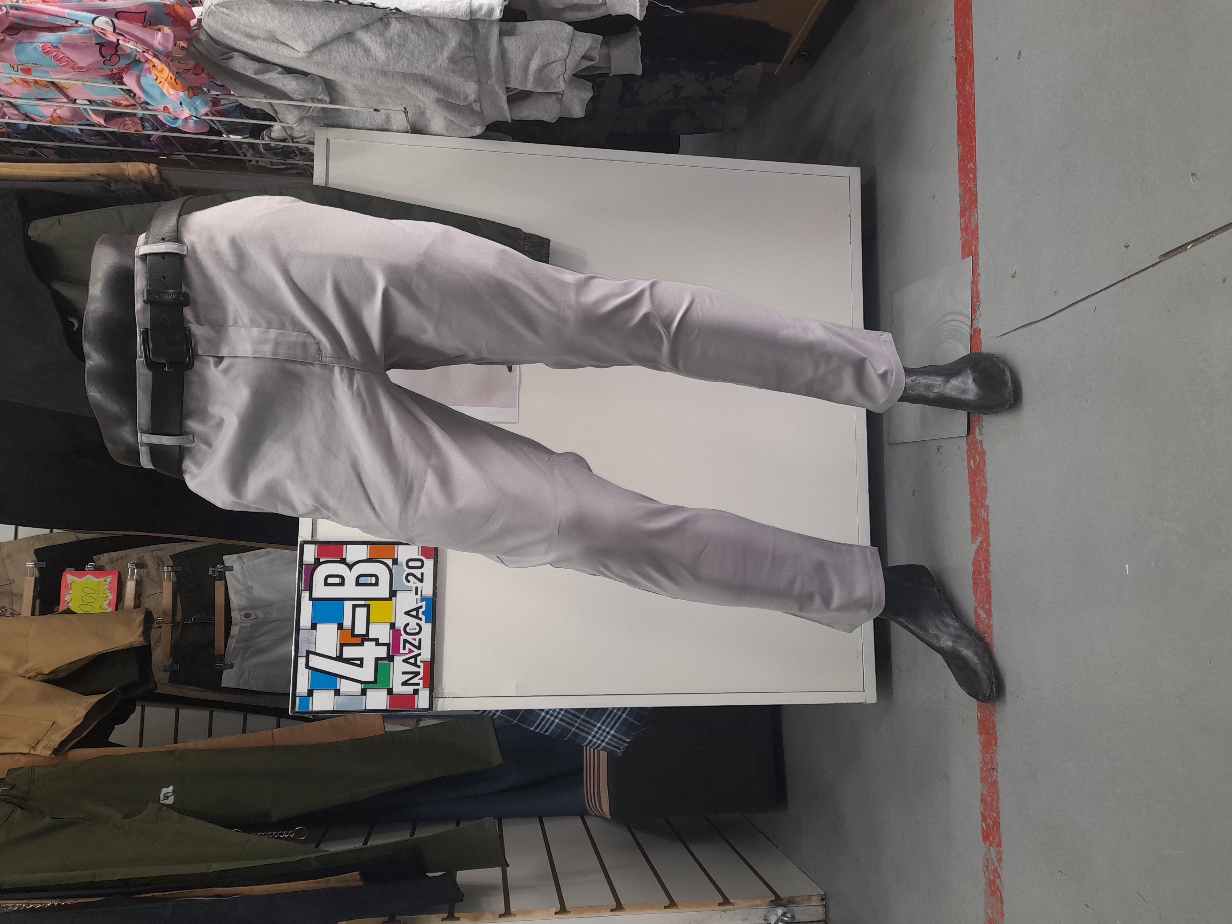 Pantalón Chino Corte Gris Plata - 20260227_100706.jpg