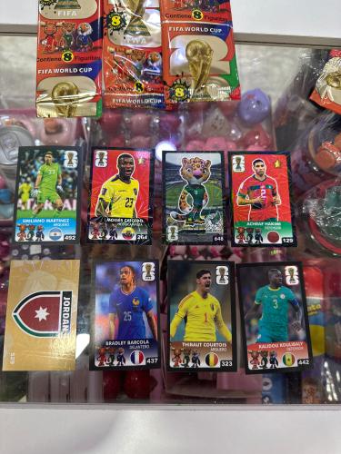 Paquete de Figuritas de 8 Unidades Cada Paquete - Miniatura 2