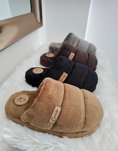 Art Pantuflones Camille en Stock