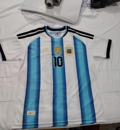 Camiseta Titu