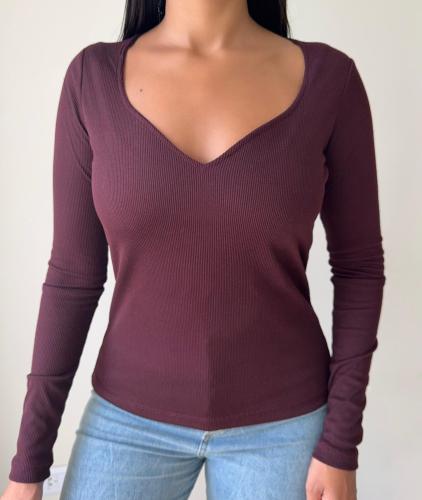 Remera Manga Larga Escote Trébol