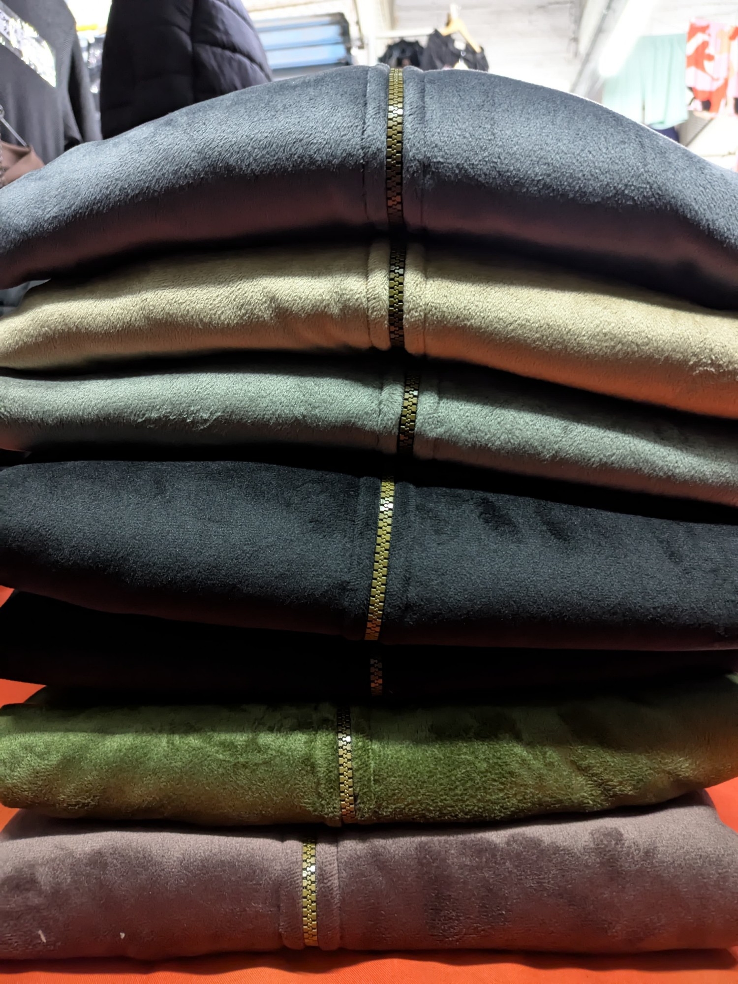 Campera Plush con Piel Talles Especiales - Imagen 2