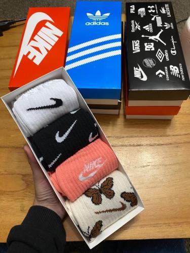 Pack de Medias con Caja
