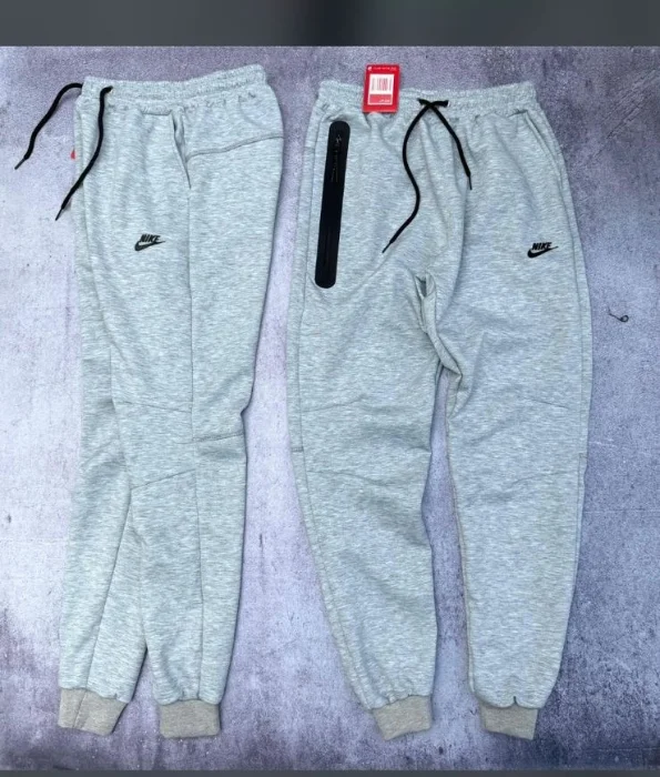 Pantalón Nike Tech