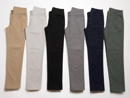 Pantalón Recto Satén Simil Gabardina - Talles 38 al 50 - Miniatura 3