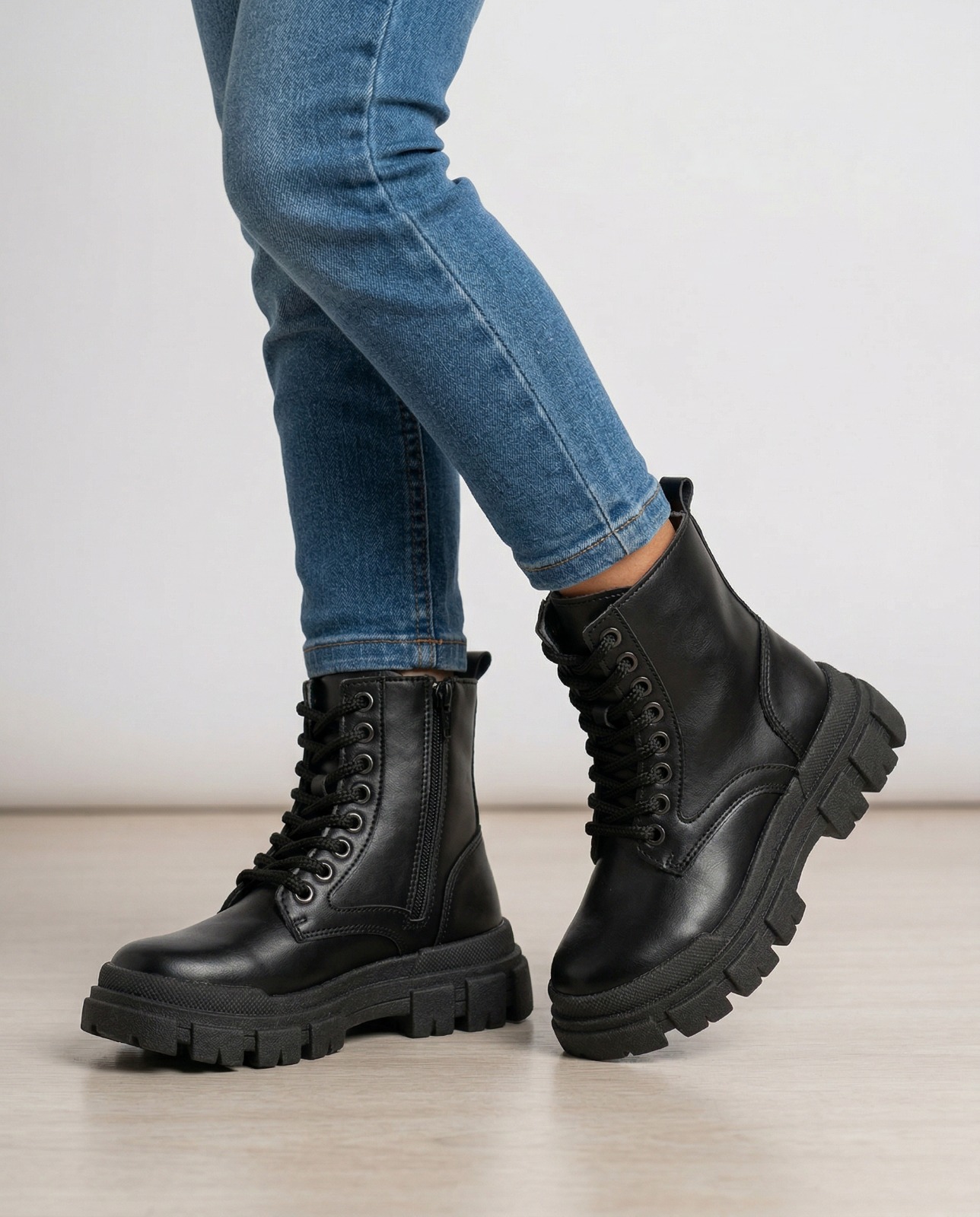 Borcegos Nena Lisos Eco Cuero con Cierre Lateral Calzado Infantil Moderno - WhatsApp%20Image%202026-04-17%20at%2011.40.31ww.jpeg