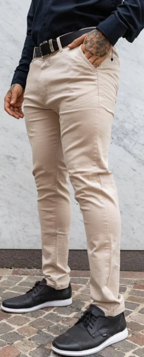 Pantalón de Corte Chino