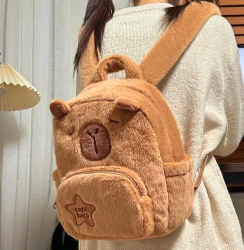 Mochila Infantil  Peluche Capibara  Modelo Liviano Cómodo  Espacioso Niñas Niños - Miniatura 5