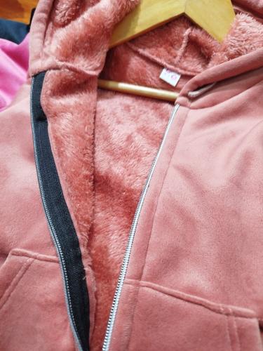 Campera de Plush con Piel - Miniatura 3