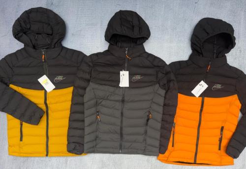  Campera Nike Water Importada  Térmica con Piel y Capucha Desmontable - Miniatura 3