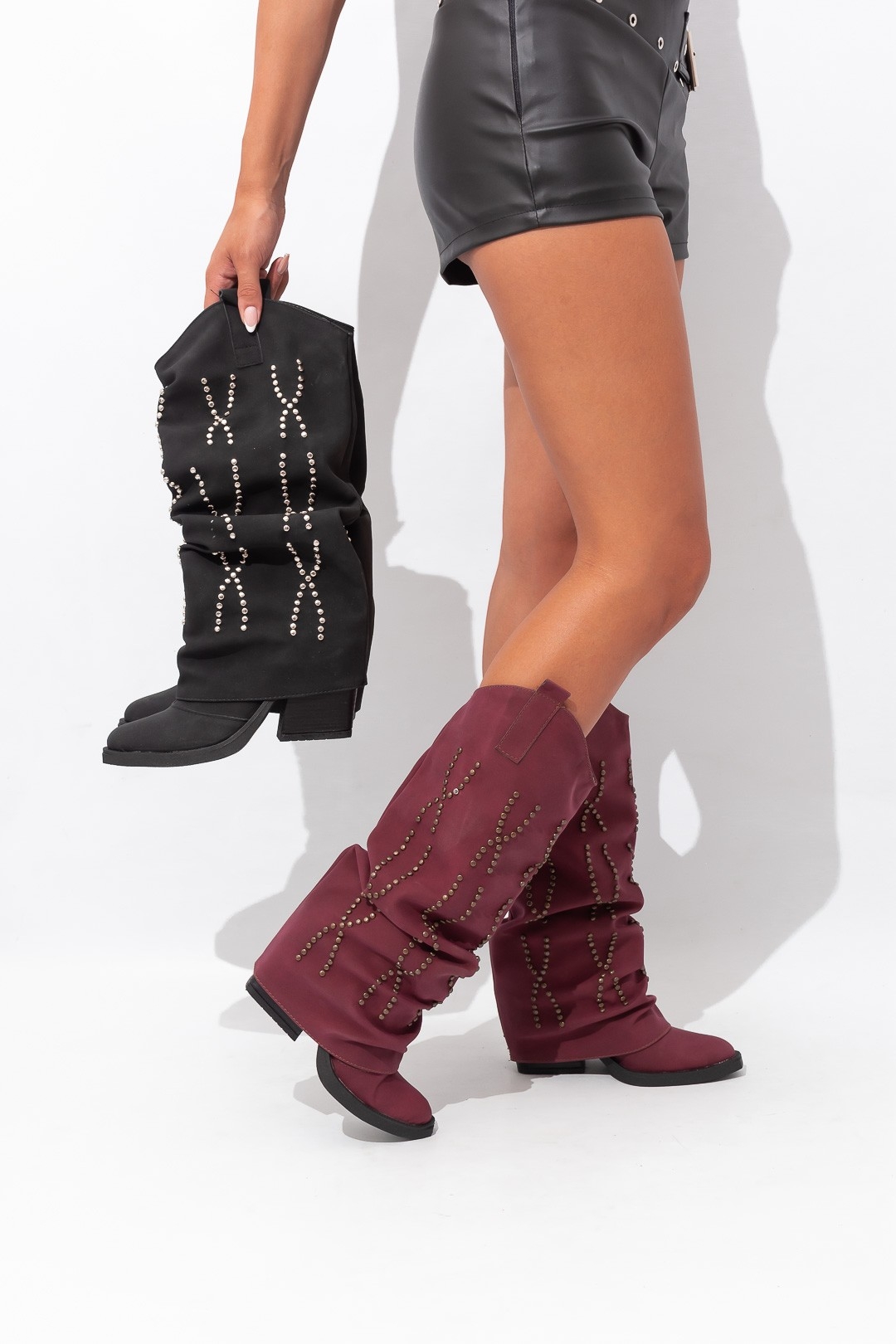 Bota Volcada con Tachas Arami - Imagen 2