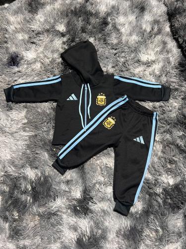 Conjunto Frisa Bebe Bordado - Miniatura 2