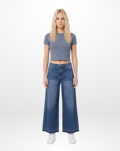 Art 26v155 Jeans Wide Leg  con Botamanga Diferente