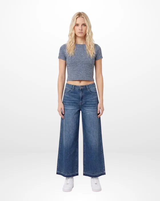 Art 26v155 Jeans Wide Leg  con Botamanga Diferente