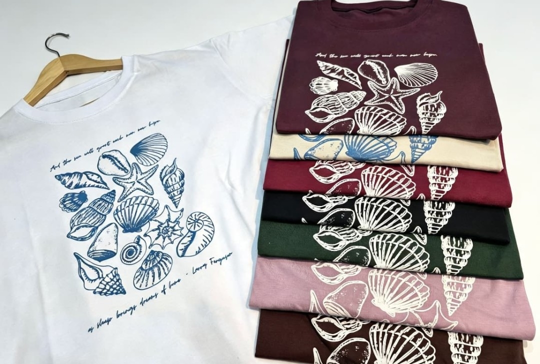 Remeras Estampadas Básicas Peinadas - Imagen 5