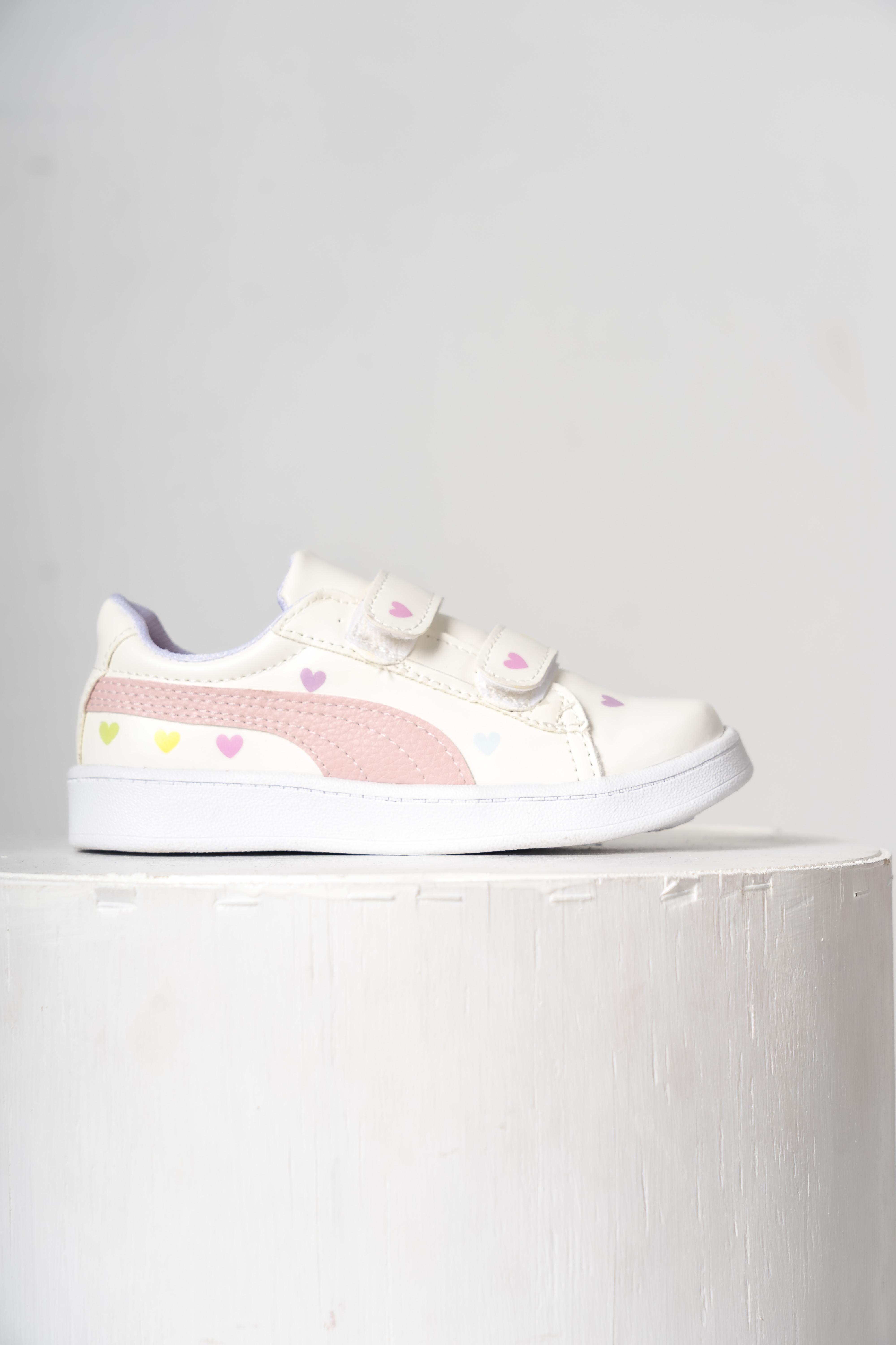Zapatillas Niña Nenas Corazones Pasteles Ecocuero con Abrojos Cómodas Livianas - OBS03766.jpg