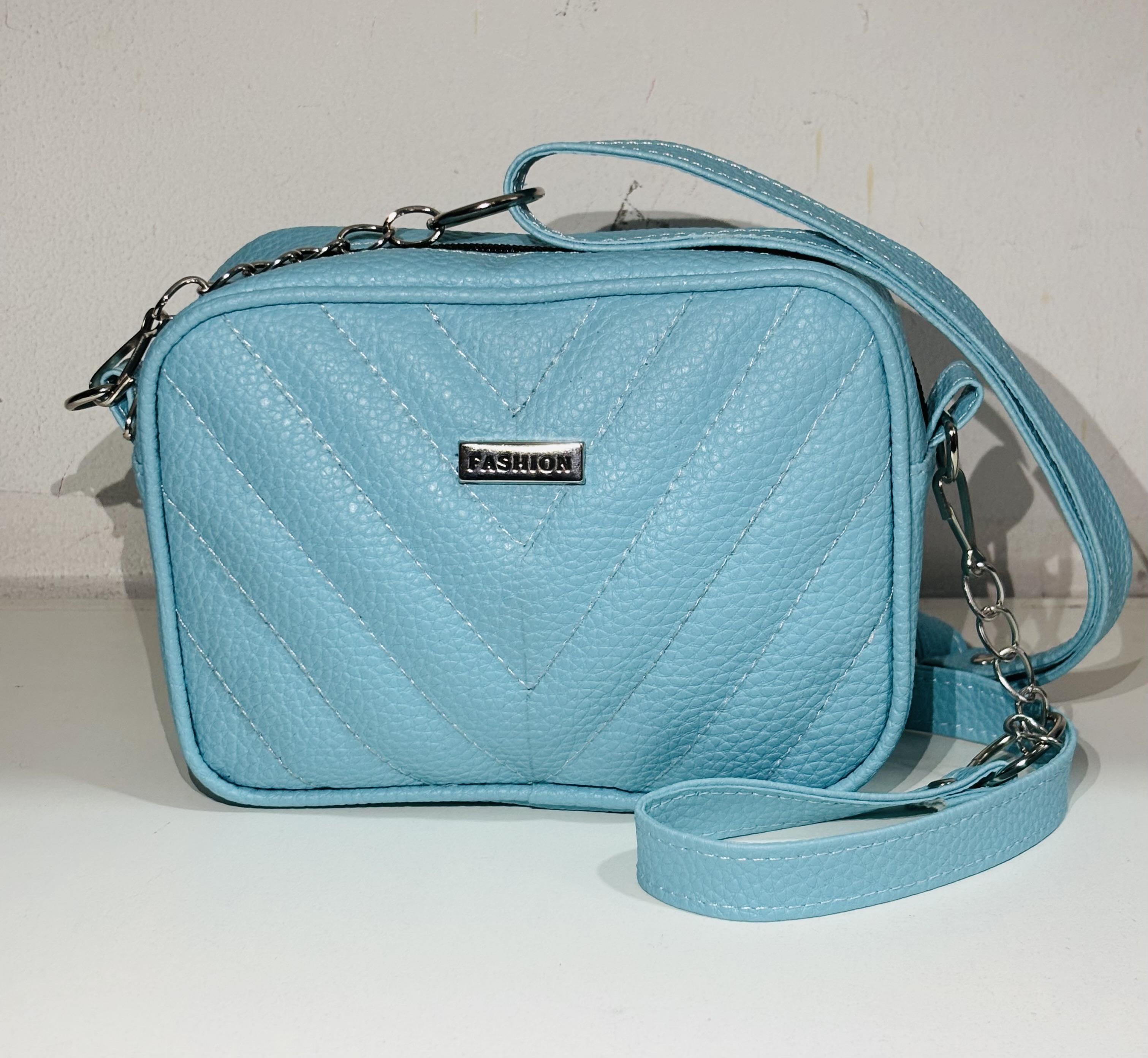 Bandolera con Cadena Estilo Mini Bag Tendencia - IMG_2356.jpeg