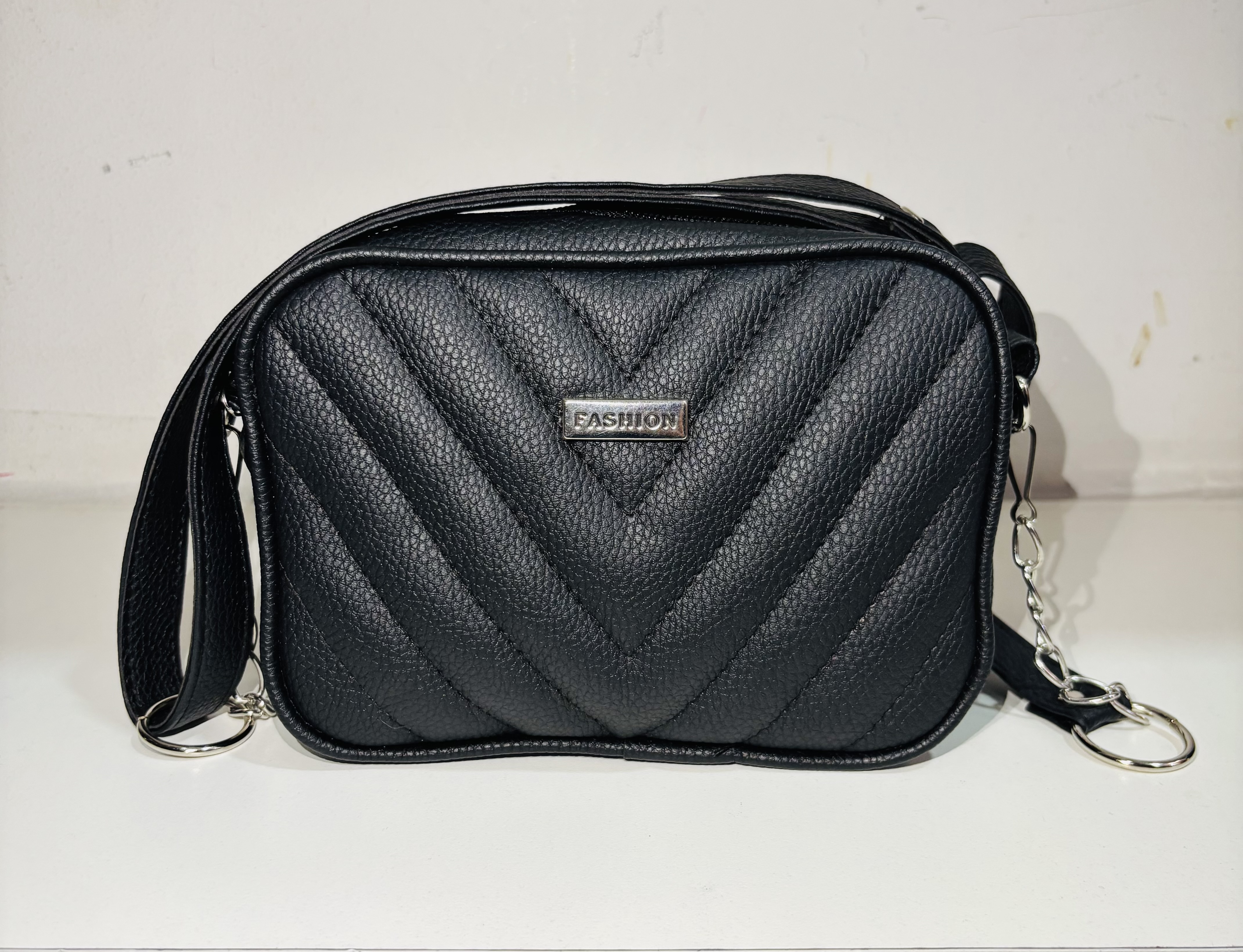 Bandolera con Cadena Estilo Mini Bag Tendencia - IMG_2357.jpeg