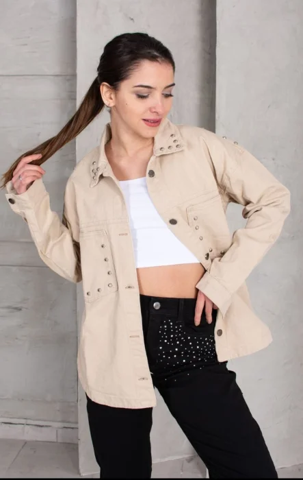 Camisaco Over Beige con Tachas - Venta por Reserva Previa