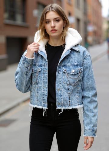 Camperas  Jeans con Tachas y Corderito