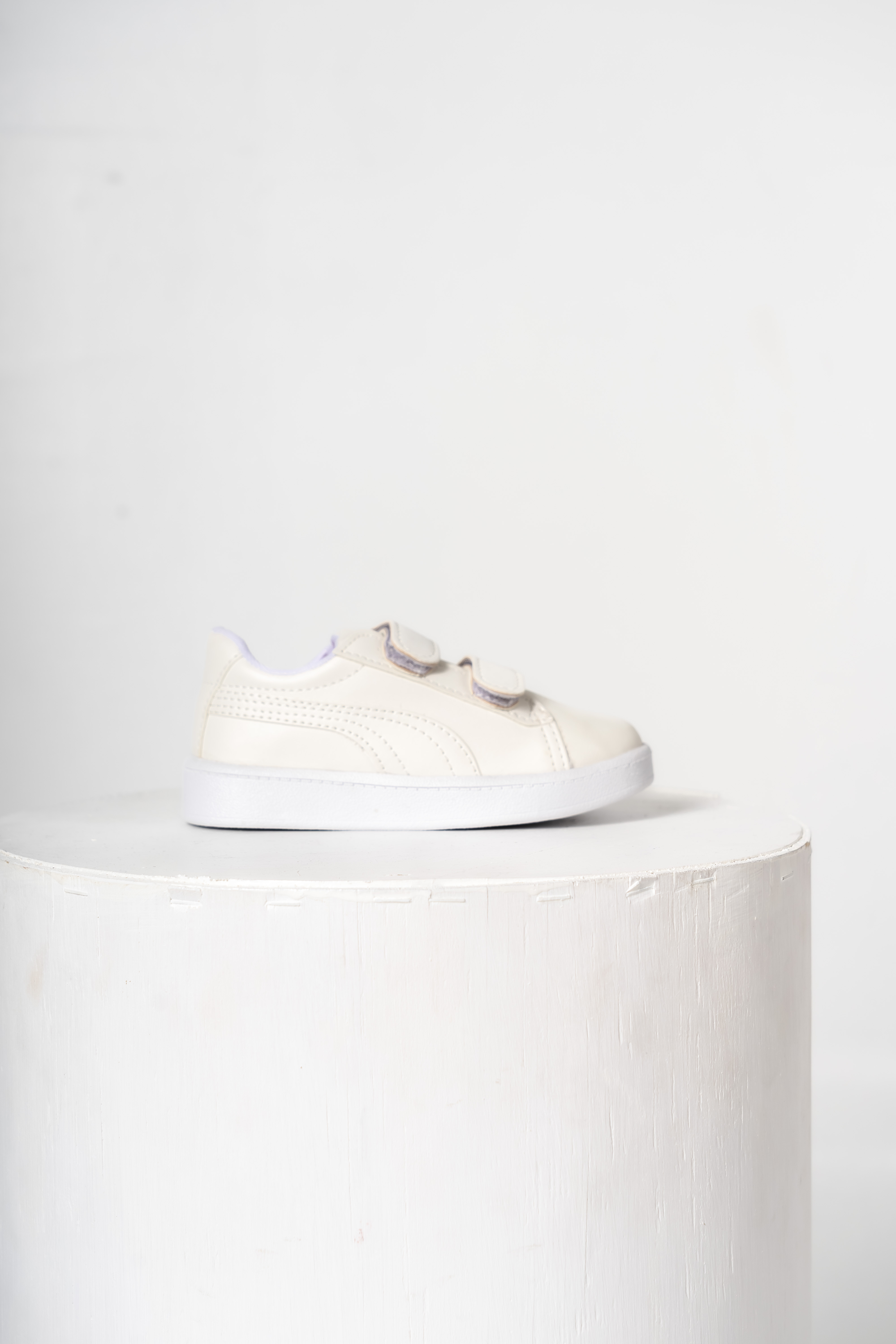 Zapatillas Unisex Clásicas Doble Abrojo Negras Blancas Practicas Cómodas Resistentes - OBS03761.jpg