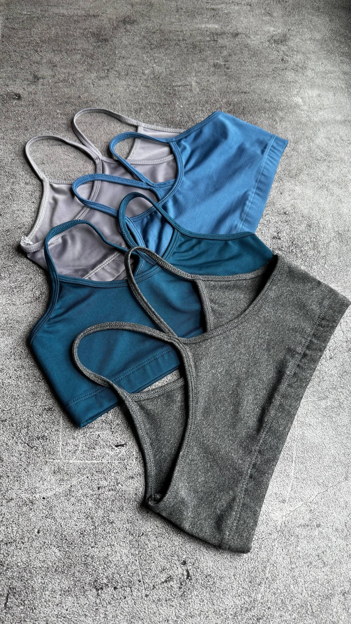 Top Tira Fina Lycra Lisa - Imagen 5